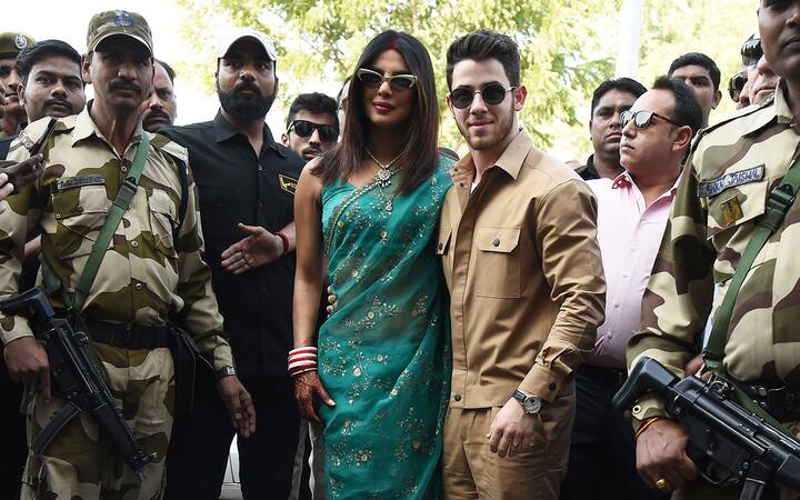 बता दें कि एक दिसंबर और दो दिसंबर को इन दोनों सितारों ने कैथोलिक और हिंदू रीति रिवाजों शादी रचाई. इस शादी का जश्न 29 नवंबर से लेकर दो दिसंबर तक चला.