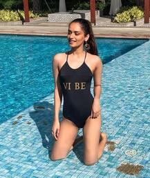 चीन में कुछ इस तरह रेड और पिंक बिकिनी में नजर आईं मानुषी, देखें तस्वीरें