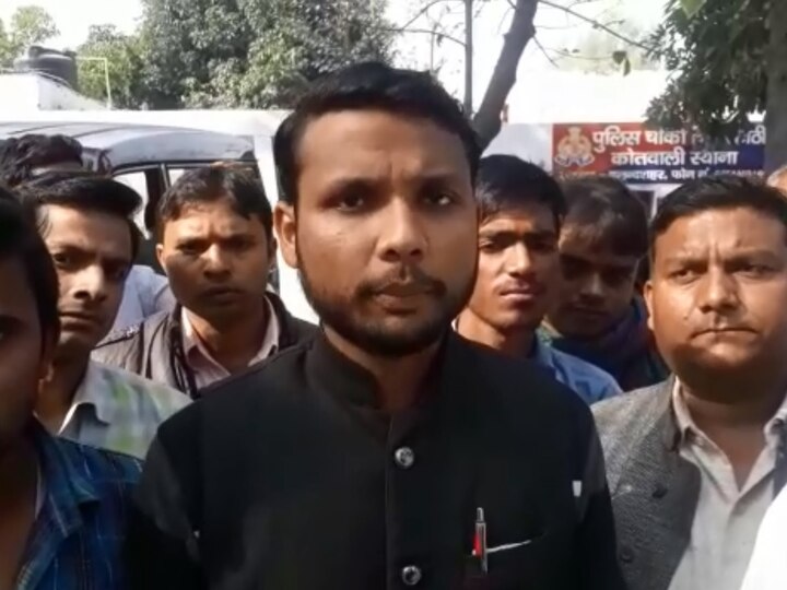 Bajrang Dal asked to surrender Yogesh Raj in bulandshahr violence case बुलंदशहर: बजरंग दल ने योगेश राज से समर्पण करने को कहा, सीबीआई जांच की मांग की