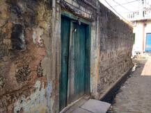 बुलंदशहर हिंसा: आस-पास के गांवों में पसरा है सन्नाटा, घरों पर लटक रहा है ताला