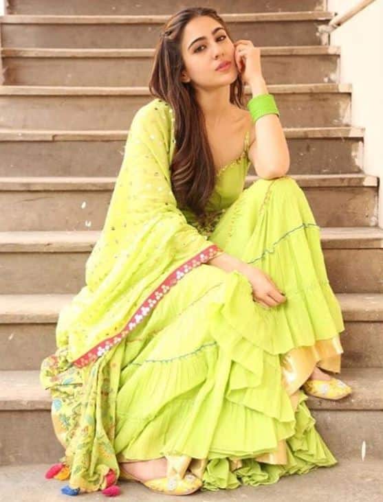 इस तस्वीर में सारा पंजाबी ट्रेडिशनल सलवार सूट पहनी हुई दिख रही हैं. तस्वीर: इंस्टाग्राम 