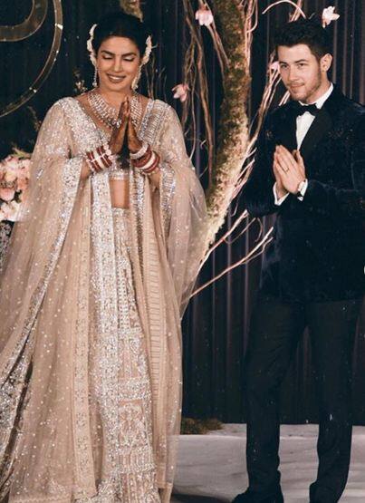 रिसेप्शन के दौरान दोनों मेहमानों का स्वागत करते और उन्हें धन्यवाद देते भी दिखें. फोटोः इंस्टाग्राम