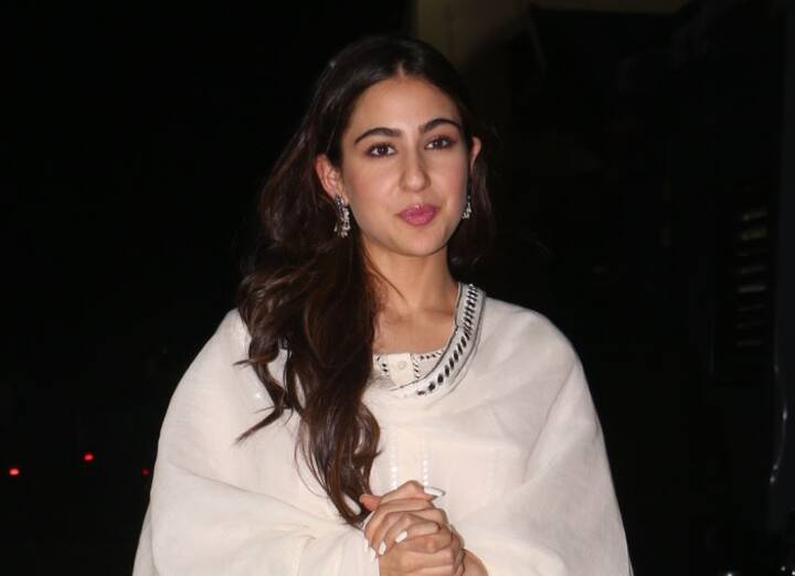  हालांकि फिल्म की स्क्रीनिंग में इसके लीड एक्टर सुशांत सिंह राजपूत नजर नहीं आए. 