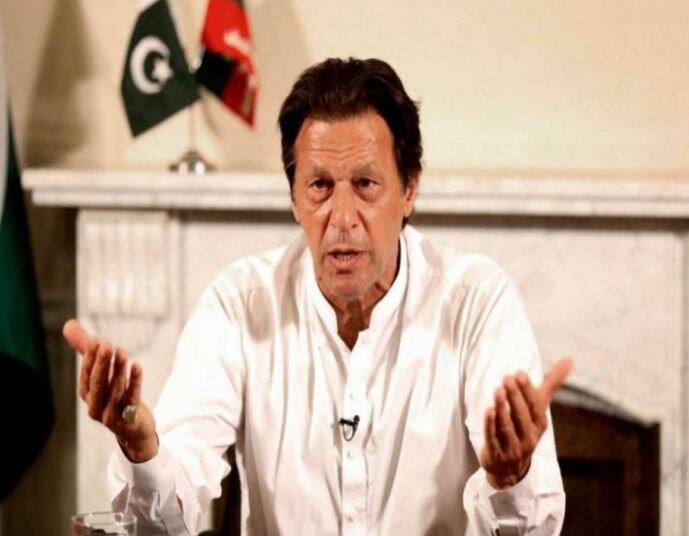 शपथ ग्रहण समारोह में सिद्धू के आने के बाद ही शुरू हुई थी करतारपुर कॉरिडोर की बात- इमरान खान pakistan PM Imran Khan says he started talk with navjot singh sidhu on Kartarpur Corridor earlier शपथ ग्रहण समारोह में सिद्धू के आने के बाद ही शुरू हुई थी करतारपुर कॉरिडोर की बात- इमरान खान