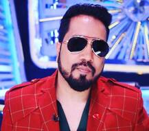 दुबई: ब्राज़ीलियन मॉडल से छेड़छाड़ के मामले में हिरासत में लिए गए मीका सिंह