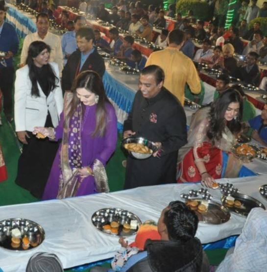 यह प्रदर्शनी सिर्फ हजारों कलाकारों के जीने के जरिए ही नहीं बल्कि देशभर के कलाकारों के हुनर को शो करने का बेहतरीन मंच भी है. 
