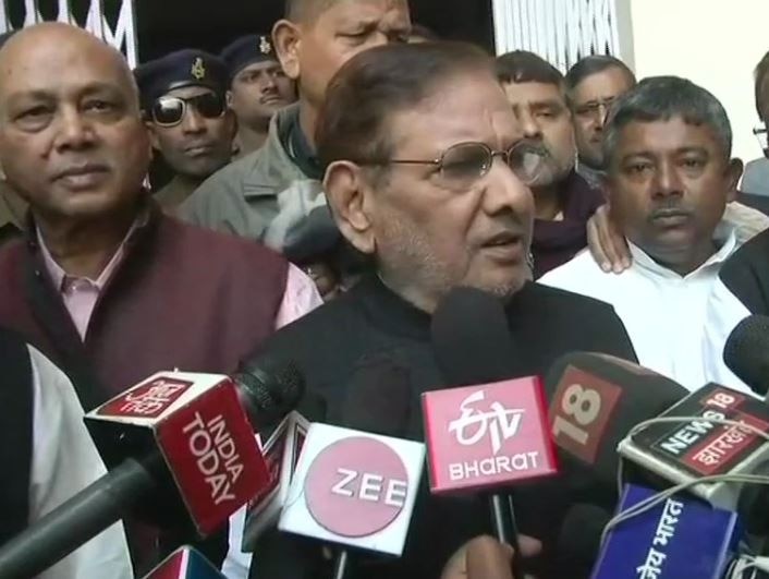 Elections Results: Sharad Yadav comment on Rahul Gandhi as prime minister candidate जीत के बावजूद राहुल गांधी को पीएम उम्मीदवार मानने को तैयार नहीं हैं शरद यादव!