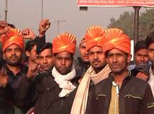 रामलीला मैदान में वीएचपी की धर्मसभा शुरू, लोगों ने कहा- मंदिर नहीं तो वोट नहीं