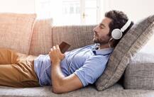 सावधान: चार्जिंग के दौरान मोबाइल का इस्तेमाल करना हो सकता है खतरनाक