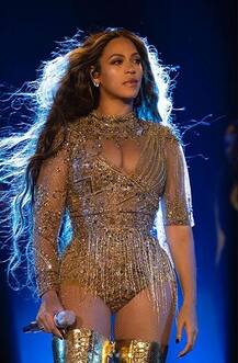 अमेरिकन सिंगर बेयोंस ने अपने इस देसी अवतार से ईशा अंबानी के संगीत में लगाए चार चांद, देखें तस्वीरें