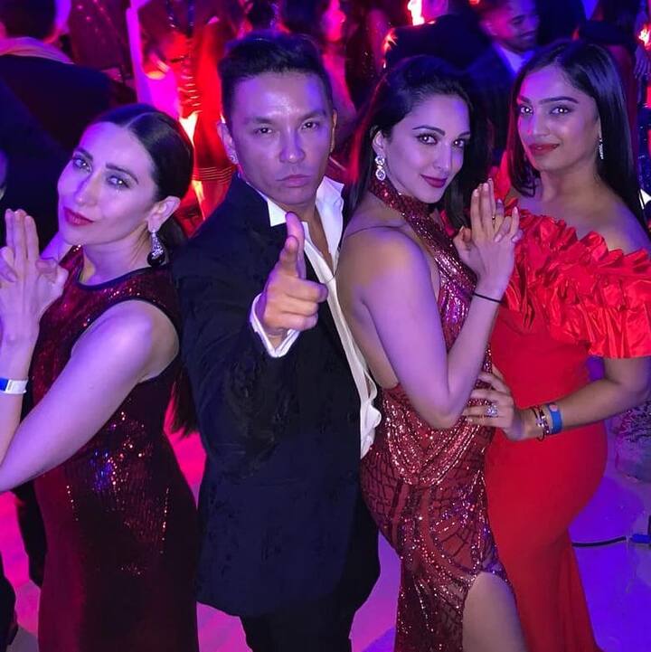 करिश्मा कपूर ने ईशा अंबानी के संगीत सेरेमनी में जमकर मस्ती की है. उनकी कई तस्वीरें सोशल मीडिया पर वायरल हो रही है. (तस्वीर: इंस्टाग्राम)