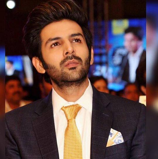 एक्ट्रेस अनुष्का शर्मा और एक्टर कार्तिक आर्यन भारत के हॉटेस्ट वेजिटेरियन बन गए हैं. फोटोः इंस्टाग्राम