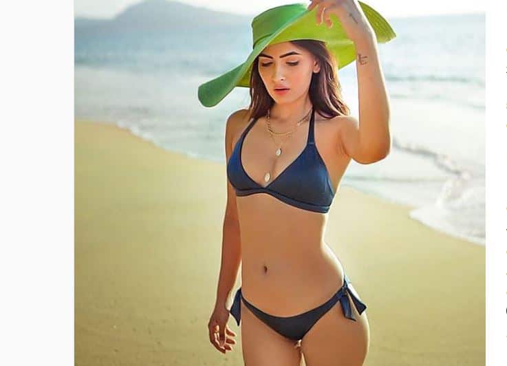 ब्ल्यू बिकिनी में 'ये है मोहब्बतें' की यह अभिनेत्री कर रही हैं इंटरनेट की सारी हदें पार This actress is doing 'Ye Hai Mohabbatein' in Blue Bikini across the limit of internet ब्ल्यू बिकिनी में 'ये है मोहब्बतें' की यह अभिनेत्री कर रही हैं इंटरनेट की सारी हदें पार