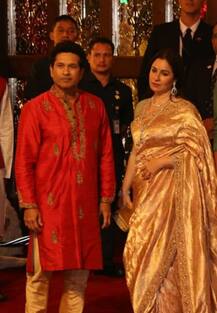 PICS: ईशा अंबानी की शादी में पहुंचे भज्जी और सचिन, दोनों की पत्नियों का दिखा ग्लैमरस अंदाज