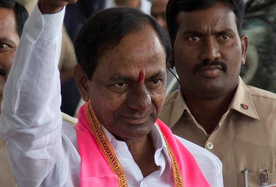 तेलंगाना: आज शपथ ले सकते हैं केसीआर, कहा- मंत्रिमंडल में सभी वर्गों को मिलेगी जगह After thumping victory, KCR likely to take oath today तेलंगाना: आज शपथ ले सकते हैं केसीआर, कहा- मंत्रिमंडल में सभी वर्गों को मिलेगी जगह