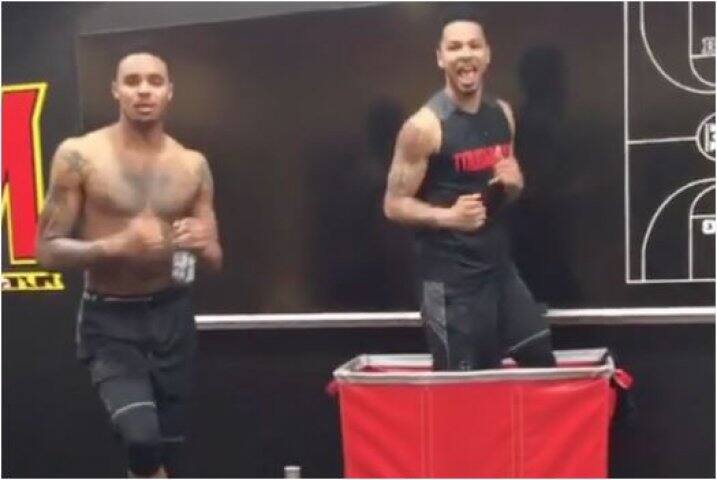 रनिंग मैन चैलेंज: हेल्थ के हिसाब से रनिंग मैन चैलेंज सबसे बेहतरीन चैलेंजेज में से एक था. सोशल मीडिया पर दौड़ने के लिए लोगों को जागरूक करने के मकसद से इस चैलेंज को दिया गया था. हालांकि ये इंडिया में बहुत पॉपुलर नहीं हुआ.