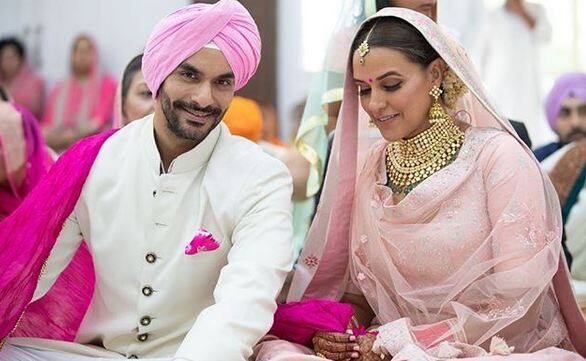 10 मई को नेहा धुपिया ने एक्ट‍र अंगद बेदी के साथ नई दिल्ली में शादी रचाई. 

