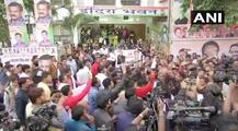 IN PICS: अपने-अपने नेताओं को CM बनाने की मांग को लेकर राजस्थान, मध्य प्रदेश में कांग्रेस कार्यकर्ताओं का हंगामा