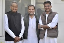 राजस्थान: भावी सीएम अशोक गहलोत के समर्थकों ने इस तरह मनाया जश्न, देखें तस्वीरें