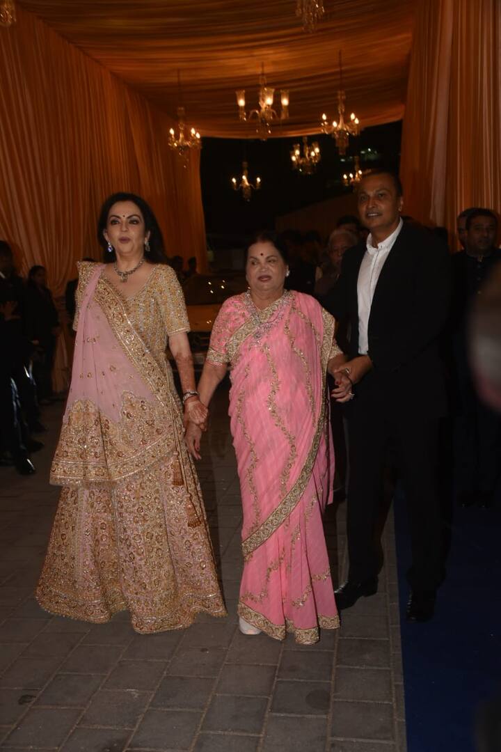 आपको बता दें कि ईशा और आंनद का दूसरा रिसेप्शन 15 दिसंबर को फिर जियो गार्डन में ही होने वाला है. (तस्वीर: मानव मंगलानी)