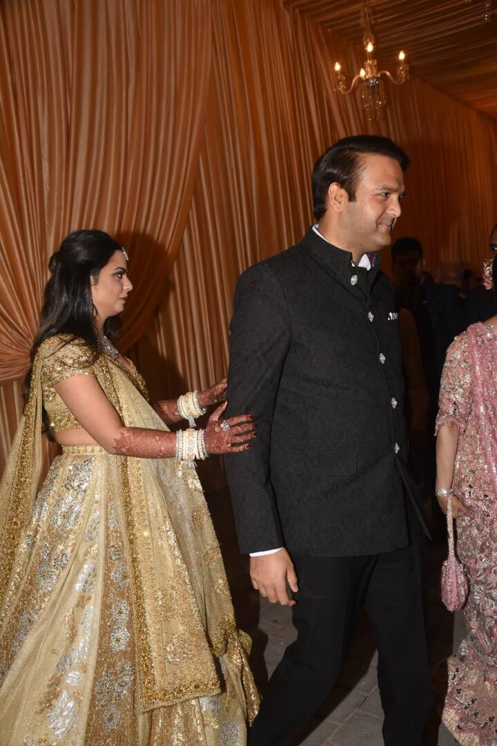 रिसेप्शन की के लिए वेन्यू को बेहद खूबसूरत अंदाज में सजा दिया गया है. जिसके काफी सारे वीडियोज सोशल मीडिया पर सामने आए हैं. (तस्वीर: मानव मंगलानी)