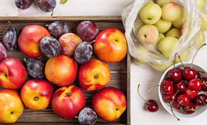 इसके अलावा आपको फलों के जरिए वजन घटाने में भी मदद मिल सकती है. फलों से आपका पाचन तंत्र अच्छा रहता है और शरीर में मौजूद टॉक्सिन्स में भी कमी आती है. तस्वीर: गूगल फ्री इमेज