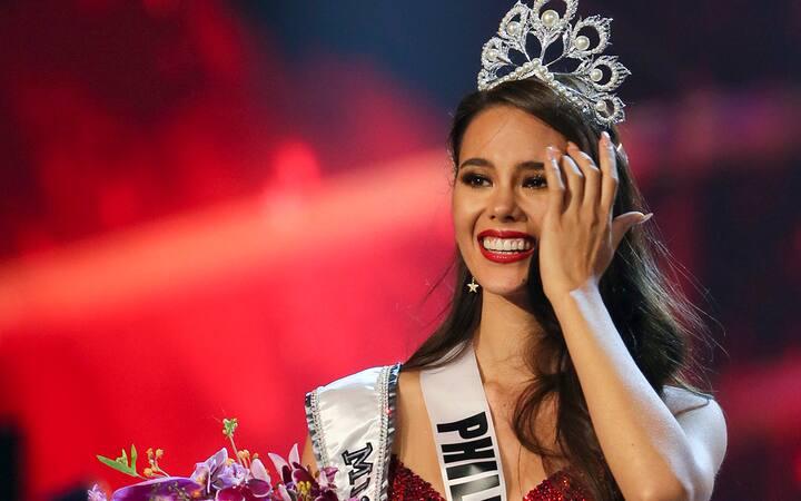 Miss Universe 2018: फिलीपींस की कैटरिओना ग्रे ने 93 प्रतियोगियों को पछाड़कर मिस यूनिवर्स 2018 का ताज अपने नाम कर लिया. 