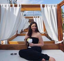 लाइमलाइट से दूर फिर भी किसी स्टाइल आइकन से कम नही हैं सचिन की बेटी सारा तेंदुलकर