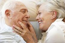 रिसर्च: बुजुर्ग पुरुषों के लिए फायदेमंद है सेक्शुअल लाइफ