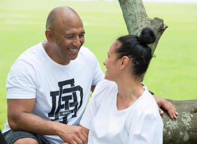 रिसर्च में यह बात भी सामने आई है कि उम्रदराज महिलाएं चाहती हैं कि सेक्स के दौरान उनका पार्टनर उनसे इमोशनल अटैच्ड रहे, उन्हें किस करे और लाड़-प्यार दिखाएं. हालांकि, सेक्शुअल इंटरकोर्स में उनकी दिलचस्पी ज्यादा नहीं थी. तस्वीर: गूगल फ्री इमेज