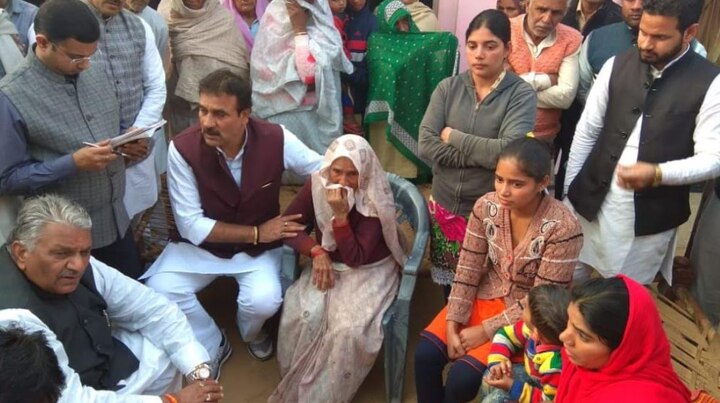 Bulandshahr violence: BJP's delegation visited Ground Zero to talk people बुलंदशहर: हिंसा के बाद जमींदोज हुई सियासी जमीन के नफ़ा-नुकसान का जायजा लेने ग्राउंड जीरो पहुंचा BJP का प्रतिनिधिमंडल