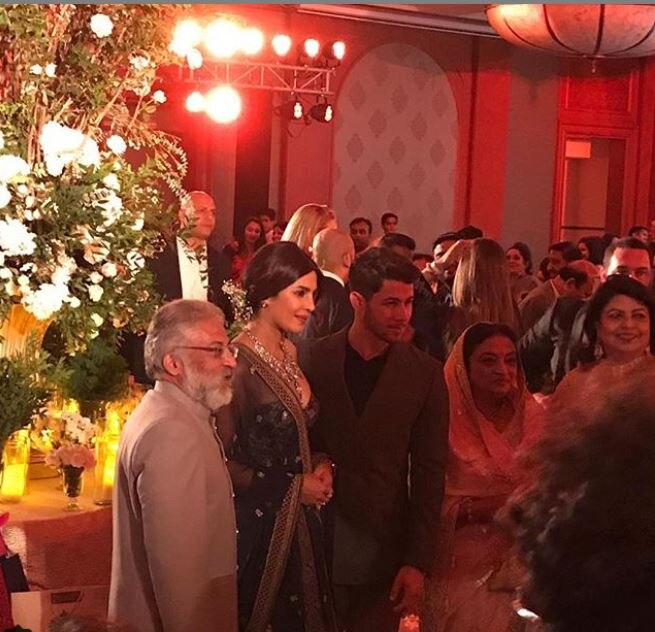 Priyanka Nick Reception: मेहमानों का स्वागत करते दिखे प्रियंका चोपड़ा और निक जोनास, देखें Inside तस्वीरें और Videos