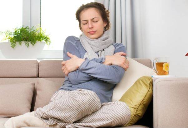 सर्दी, खांसी, बुखार है? इन घरेलू नुस्खों से आप हो जाएंगे एकदम ठीक