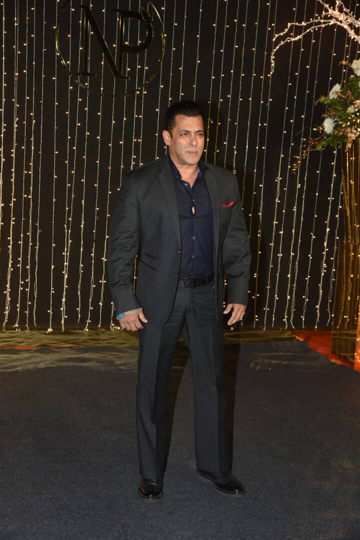 हालांकि आज उनके प्रियंका के रिसेप्शन में पहुंचने से ये साफ हो गया है कि दोनों के दरमियान अब सब कुछ ठीक है. (तस्वीर: मानव मंगलानी)