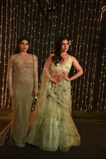 Reception: प्रियंका-निक के रिसेप्शन में बहन समीक्षा के साथ पहुंचीं भूमि पेडनेकर, देखें तस्वीरें