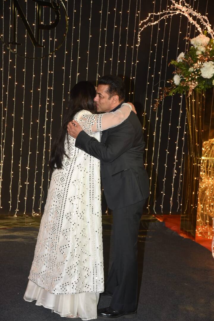 सलमान और सिमी दोनों के ही फैंस को उनकी ये तस्वीरें काफी पसंद आने वाली हैं. (तस्वीर: मानव मंगलानी)