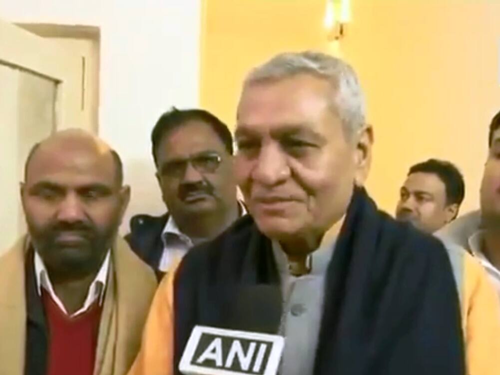 योगी के मंत्री ने हनुमान को बताया 'जाट', बीजेपी MLC ने बताया था मुसलमान UP minister laxmi narayan statement on lord hanuman योगी के मंत्री ने हनुमान को बताया 'जाट', बीजेपी MLC ने बताया था मुसलमान