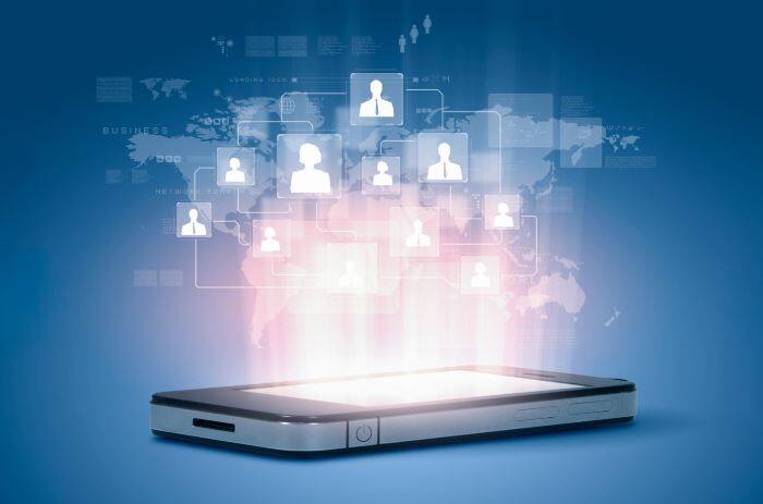 इस निगरानी की सीमा में कंप्यूटर, इंटरनेट और फोन पर आप लगभग जितनी चीज़ें करते हैं वो सब हैं. फोन के मामले में सर्विस प्रोवाइडर को मांगे जानें पर डेटा के इस्तेमाल की जानकारी देनी होगी. फोन कॉल्स को लेकर स्थिति अभी साफ नहीं है. लेकिन अब सरकार और उसकी जांच एजेंसियां आपके कंप्यूटर के डेटा, उससे होने वाले किसी तरह के सोशल मीडिया के इस्तेमाल से लेकर किसी तरह के कॉल तक आसानी से पहुंच सकती हैं. आदेश के अनुसार किसी भी तरह की सर्विस देने वाले या कंप्यूटर के मालिकों को इनका पालन करना पड़ेगा.