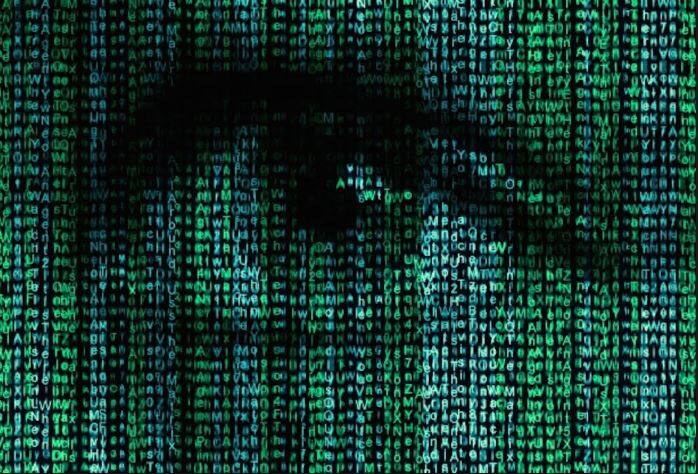 वहीं, एआईएमआईएम सांसद असदुद्दीन ओवैसी ने पीएम मोदी पर निशाना साधते हुए कहा कि किसे पता था कि घर घर मोदी का मतलब क्या था. 2014 लोकसभा चुनाव के समय 'हर-हर मोदी, घर-घर मोदी' जैसे नारे काफी प्रचलित हुए थे. ओवैसी ने कहा, ''मोदी ने सरकारी आदेश के जरिए हमारे राष्ट्रीय एजेंसियों को हमारे कम्यूनिकेशन की जासूसी करने के लिए कहा है.''