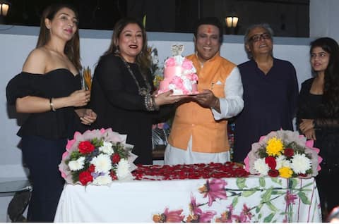 PICS: गोविंदा ने परिवार के साथ सेलिब्रेट किया अपना बर्थडे, देखें खास तस्वीरें PICS: गोविंदा ने परिवार के साथ सेलिब्रेट किया अपना बर्थडे, देखें खास तस्वीरें
