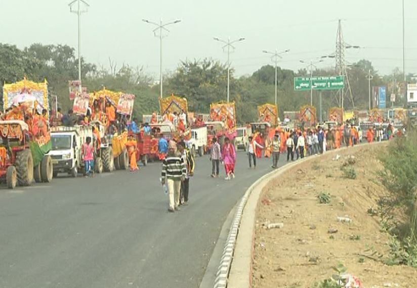 Kumbh Mela 2019: हाथी-घोड़ों को लेकर मचा कोहराम, संतों में नाराजगी - बैकफुट पर प्रशासन