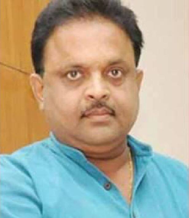 रघु शर्मा- इस साल फ़रवरी में लोकसभा के अजमेर सीट से हुए उप चुनाव में शानदार जीत हासिल करने वाले रघु शर्मा इस बार अजमेर जिले की केकड़ी सीट से विधायक चुने गए हैं. कांग्रेस का ब्राह्मण चेहरा और विधानसभा चुनाव में सचिन पायलट की कोर टीम का हिस्सा रहे रघु शर्मा कभी गहलोत के क़रीबी माने जाते थे अब सचिन के नज़दीकी हैं.