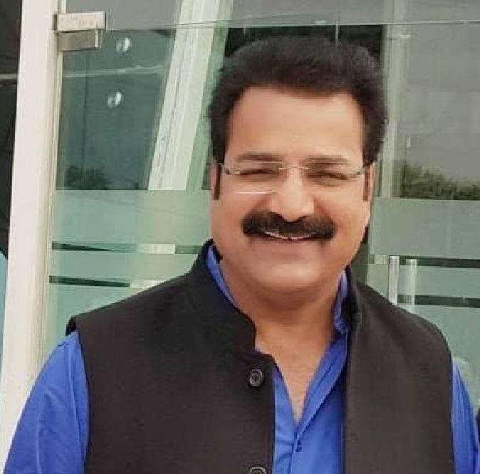 प्रताप सिंह खाचरियावास- जयपुर की सिविल लाइंस विधानसभा सीट से बीजेपी सरकार के मंत्री अरुण चतुर्वेदी को हराकर विधायक चुने गए हैं. जयपुर के कांग्रेस ज़िला अध्यक्ष प्रताप सिंह कांग्रेस के प्रवक्ता भी हैं. प्रताप सिंह सचिन पायलट के खासमख़ास हैं और पहली बार कैबिनेट मंत्री बने हैं.