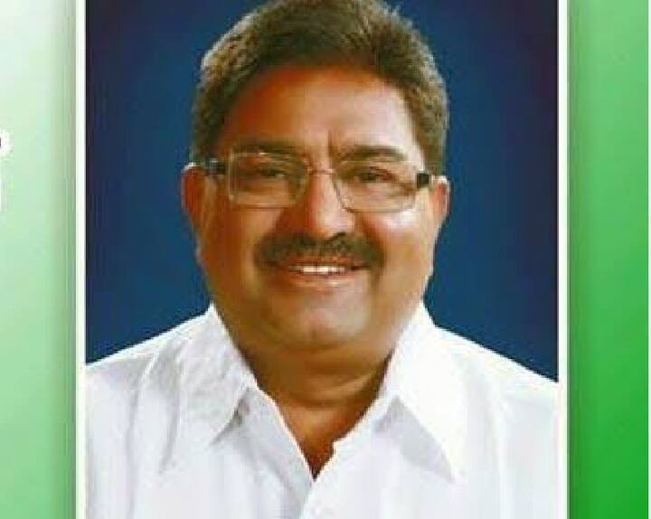 राजेंद्र सिंह यादव- साल 2013 के चुनाव में मोदी लहर के बावजूद जीते राजेंद्र सिंह यादव दूसरी बार विधायक बने हैं. सचिन पायलट गुट के राजेंद्र सिंह को उप मुख्यमंत्री के कोटे से राज्य मंत्री का पद मिला है. अगले लोकसभा चुनाव में जयपुर ग्रामीण सीट के यादव वोट बैंक को कांग्रेस के पक्ष में करने की भी जिम्मेदारी इन्हीं के कंधों पर होगी.