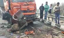 कोहरे का कहर: आपस में टकराई 50 गाड़ियां, संबंधी के निधन पर शोक जताने जा रही 7 महिलाओं समेत 8 की मौत