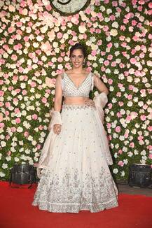 कपिल शर्मा के रिसेप्शन में पहुंची छोटे पर्दे के ये बड़े सितारे, यहां देखें तस्वीरें