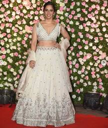 कपिल और गिन्नी के रिसेप्शन में बेहद ही ग्लैमरस अंदाज़ में पहुंचीं बैडमिंटन स्टार साइना नेहवाल