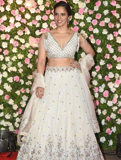 साइना जैसे ही इवेंट पर आईं सभी की निगाहें साइना को ही देखती रह गईं.