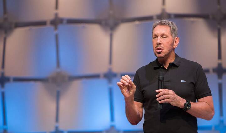 इस लिस्ट में सातवें नंबर पर सॉफ्टवेयर कंपनी 'ओरेकल' के चेयरमैन लैरी एलिसन हैं. इनकी कुल संपत्ति 93 बिलियन डॉलर है.