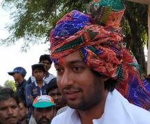 एमपी: \'युवराज\' के नाम से प्रसिद्ध हैं दिग्विजय के मंत्री बेटे जयवर्धन, जानें इनके बारे में